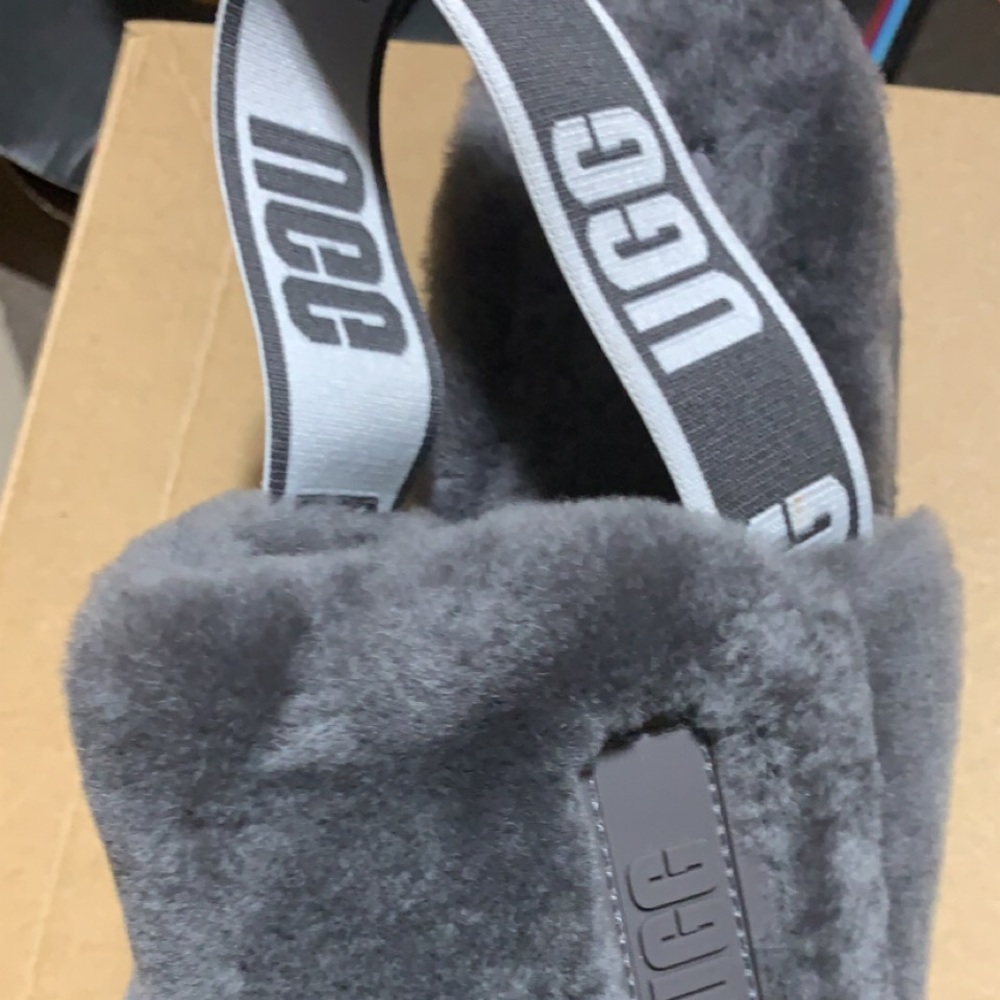 Women disco UGG slides size 7 - Picture 2 of 3